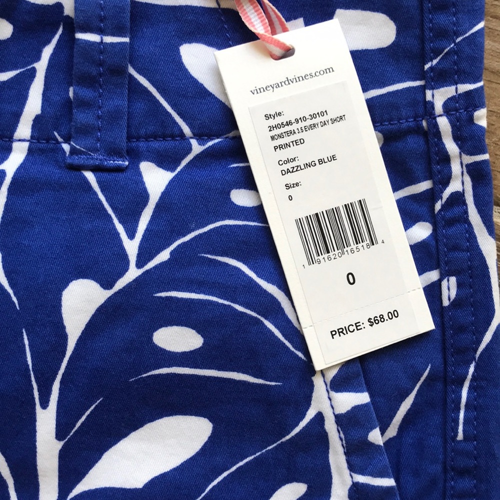 NWT vineyard vines monstera every day short - Picture 4 of 8